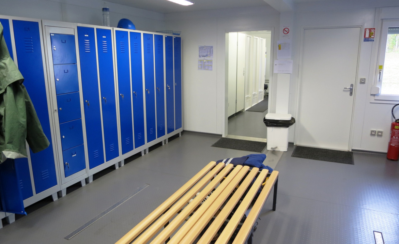 Раздевалки для персонала и спортивных команд