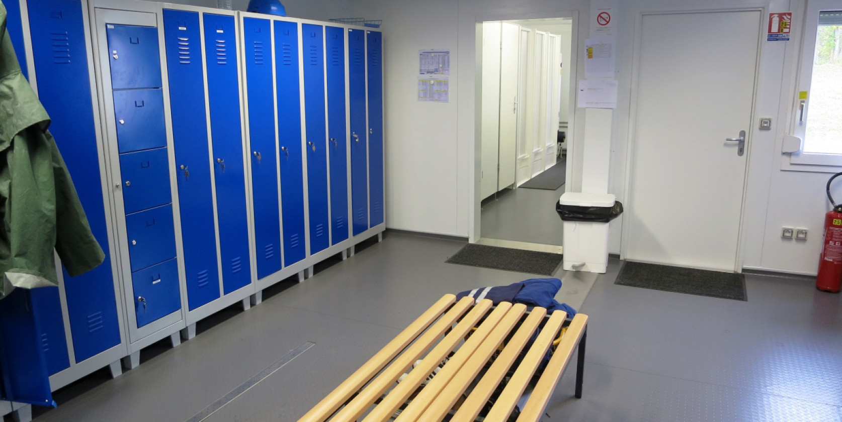 Раздевалки для персонала и спортивных команд