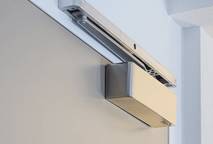 Дверные доводчики