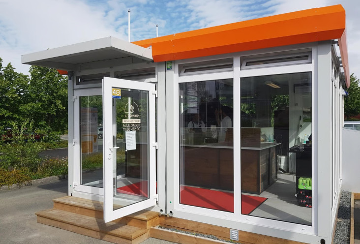 Козырек, декоративная атика