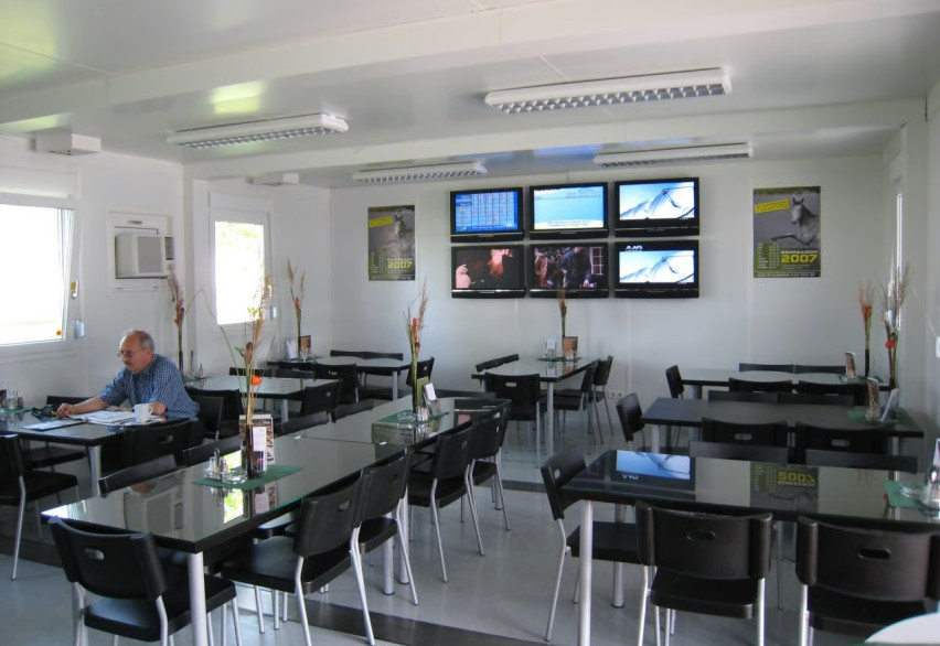 Кафе и точки быстрого питания