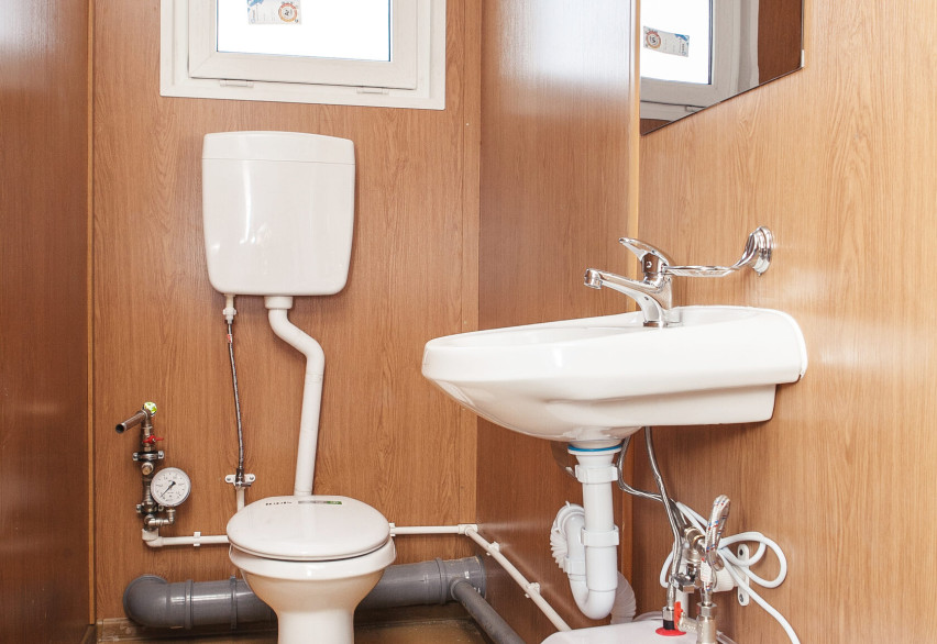 Туалетные и душевые сантехнические модули