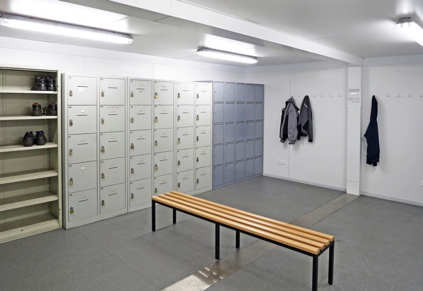 Раздевалки для персонала и спортивных команд