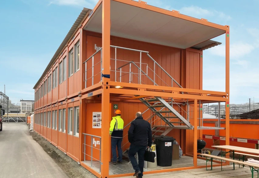 Блок-контейнер  с внутренней лестницей