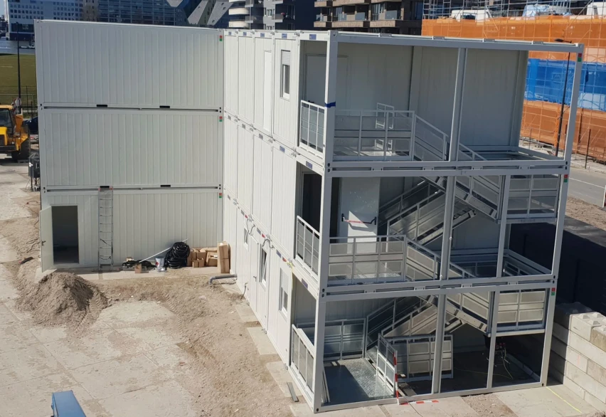 Блок-контейнер  с внутренней лестницей